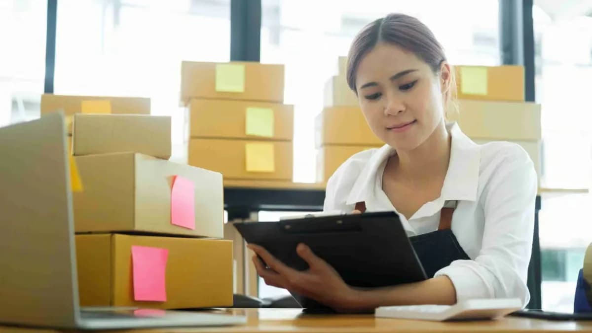 Syarat Lolos Bea Cukai: Panduan Aman Kirim Paket Ke Luar Negeri Tanpa Tertahan