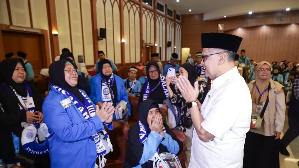 Kloter 1 Berangkat: Menteri Haji Resmi Lepas 391 Jemaah dari Embarkasi Jakarta-Pondok Gede