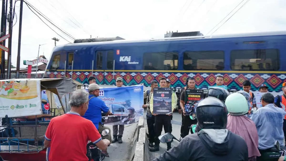 Imbauan Taat di Perlintasan Kereta Demi Keselamatan