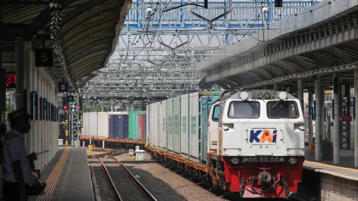 KAI Logistik Jaga Ketahanan Distribusi Nasional Selama Libur Akhir Pekan Kenaikan Yesus Kristus