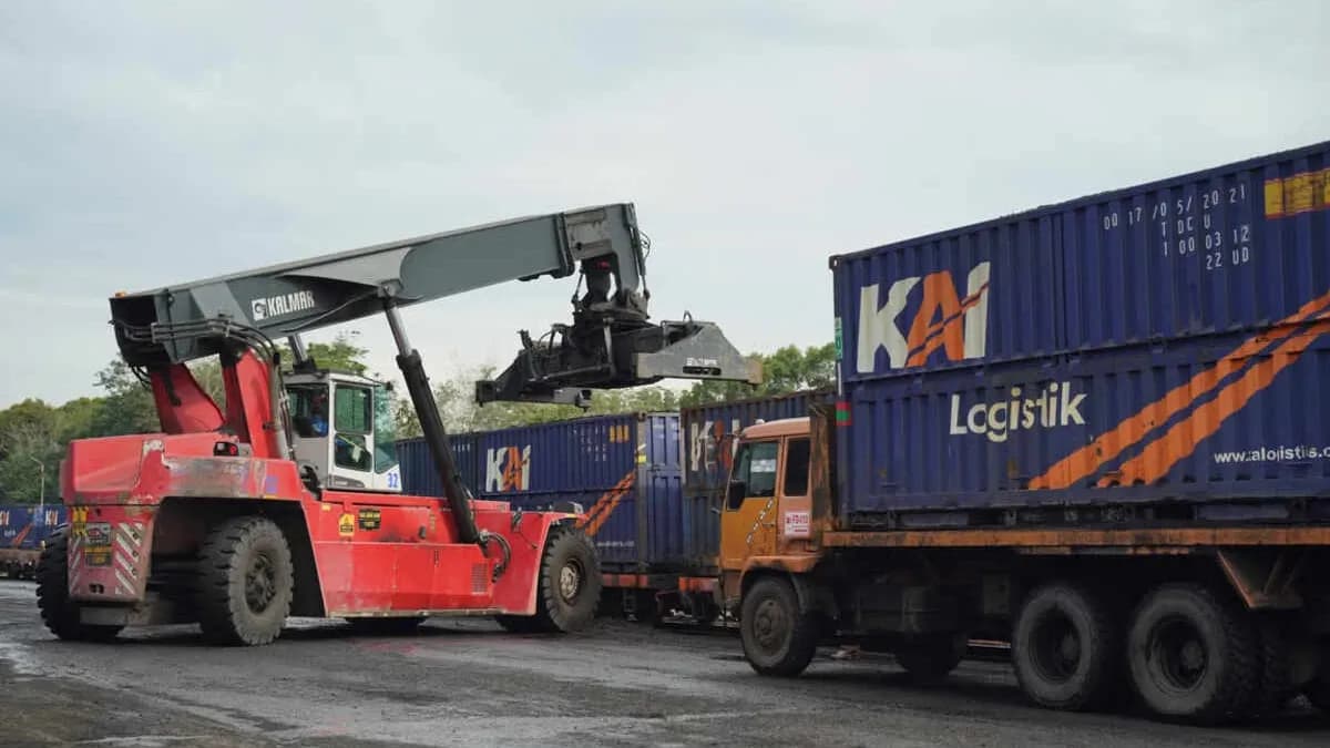KAI Logistik Kelola 8,7 Juta Ton Angkutan Barang Sepanjang Semester I 2026