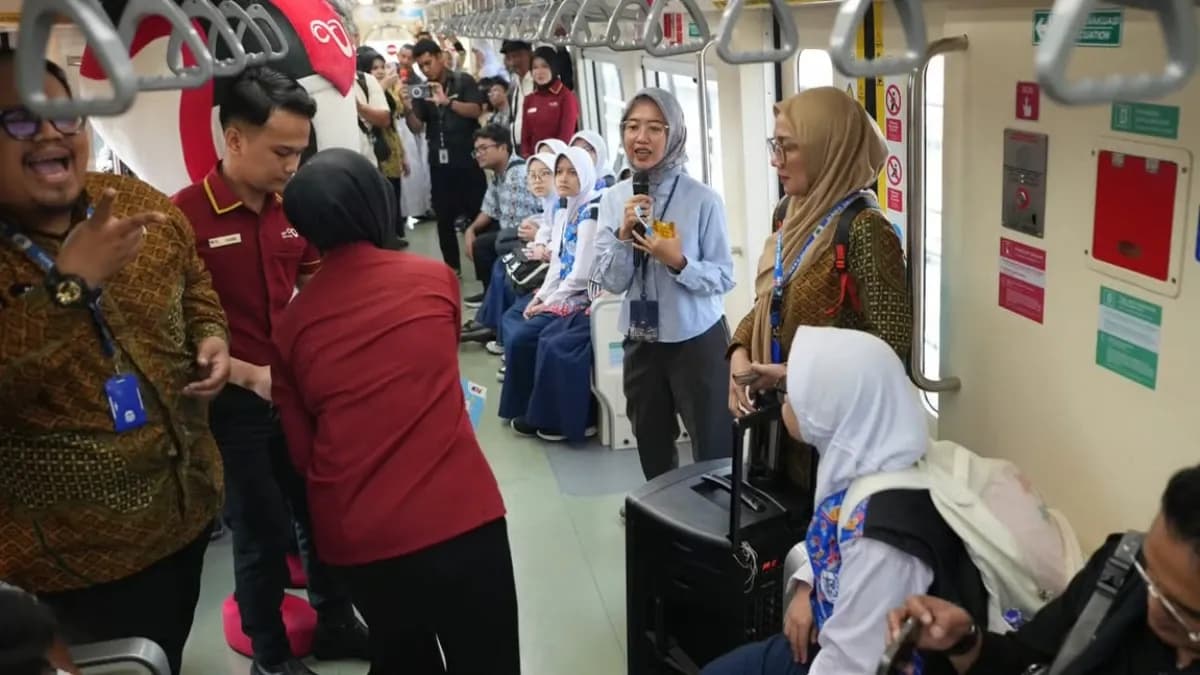 Hari Anak Nasional, LRT Jabodebek Jadikan Transportasi Publik sebagai Ruang Belajar bagi Anak Penyandang Disabilitas