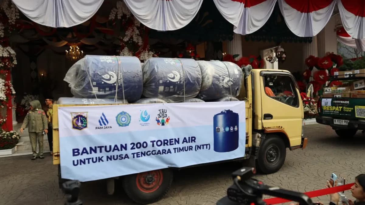 PAM JAYA Salurkan 200 Toren Air untuk Warga Terdampak Gempa NTT, Wujud Solidaritas dari Jakarta