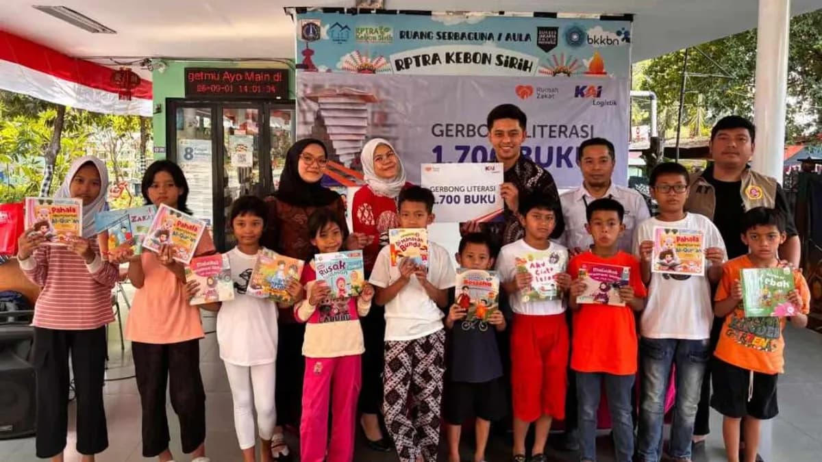 Tingkatkan Minat Baca, KAI Logistik Salurkan 1.700 Buku melalui Program “Gerbong Literasi”