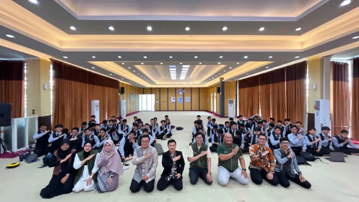 Telkom AI Center Malang Dukung Internal Thursina International Islamic Boarding School Eksplorasi Generative AI melalui AI for Everyone Batch 28